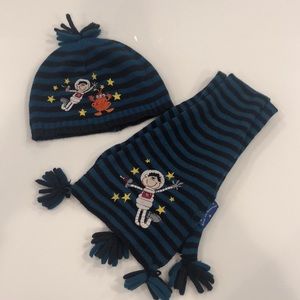 Arnie the Adventurer Scarf and Hat